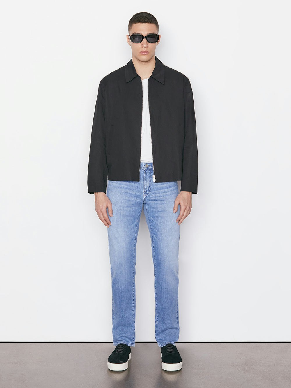 jeans full body view alt:hover